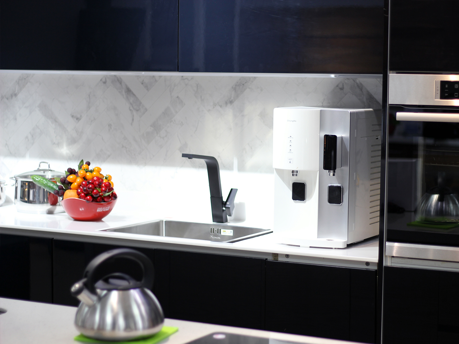 Máy lọc nước ChungHo nhỏ gọn làm đá sạch tiên